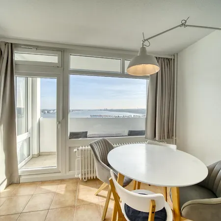 - Haus E, App 0e0903 Apartment *